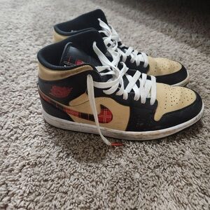 Jordan Sneakers Black and Tan